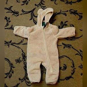 LL Bean Bear snowsuit size 0-3months